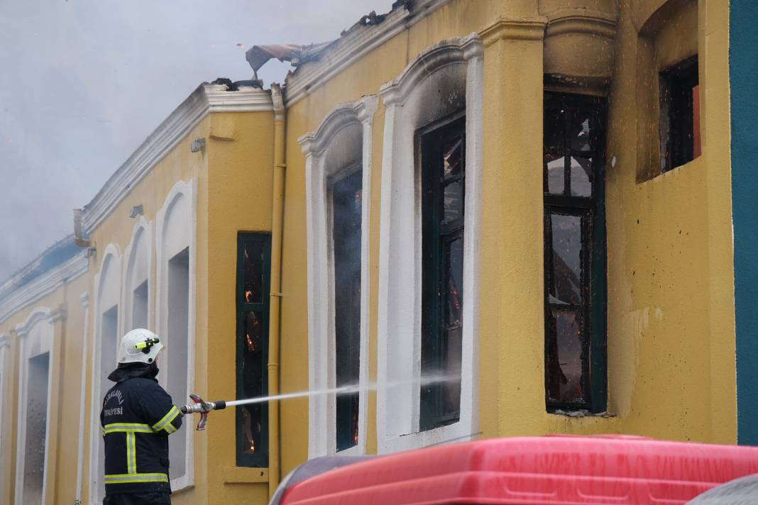 Kırklareli'nde 2 katlı tarihi binada yangın! Genç Osmanlı dönemine ait - Resim: 1
